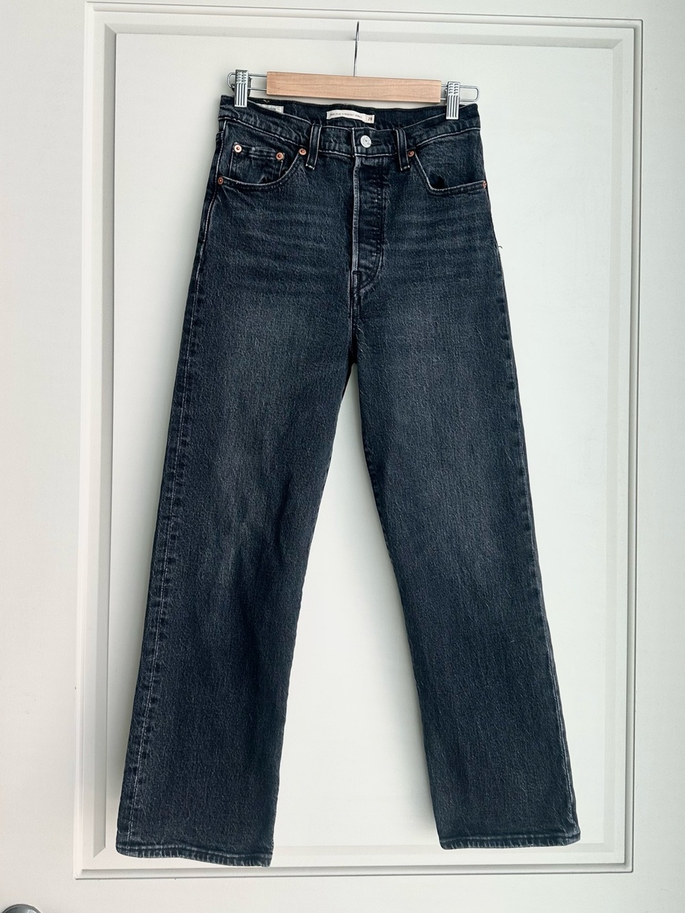 Levi’s Ribcage Straight Ankle Jeans 28